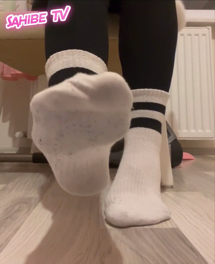 Sen aşağılık ayak köpeğinin tekisin
